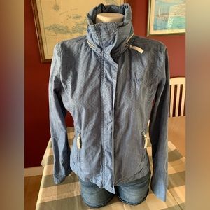 Bench jacket with roll up hood. Blue pattern. Size Large 100% cotton. Pre-owned